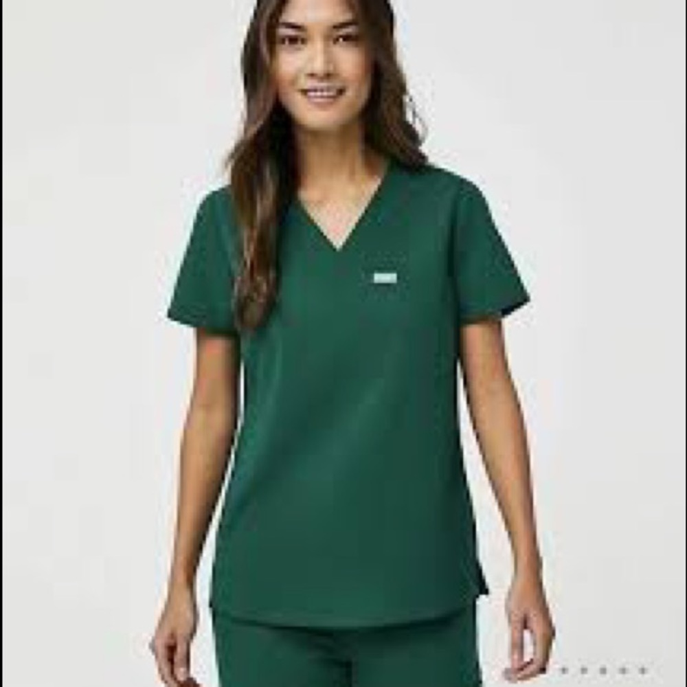 FIGS Hunter Green Catarina Top & Zamora Pant Set